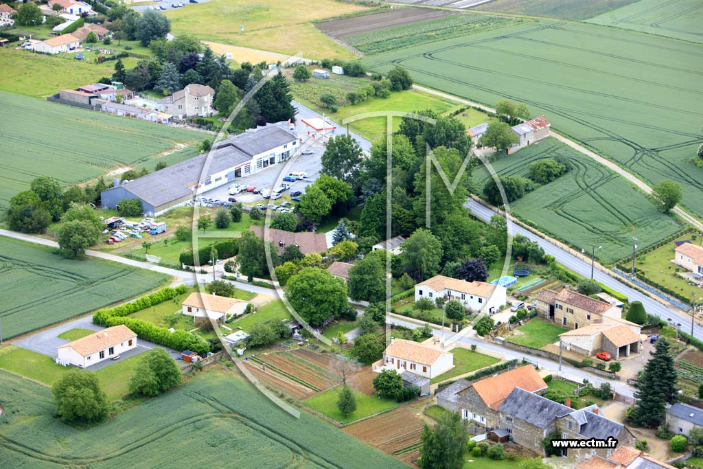 Photo arienne de Vendeuvre-du-Poitou