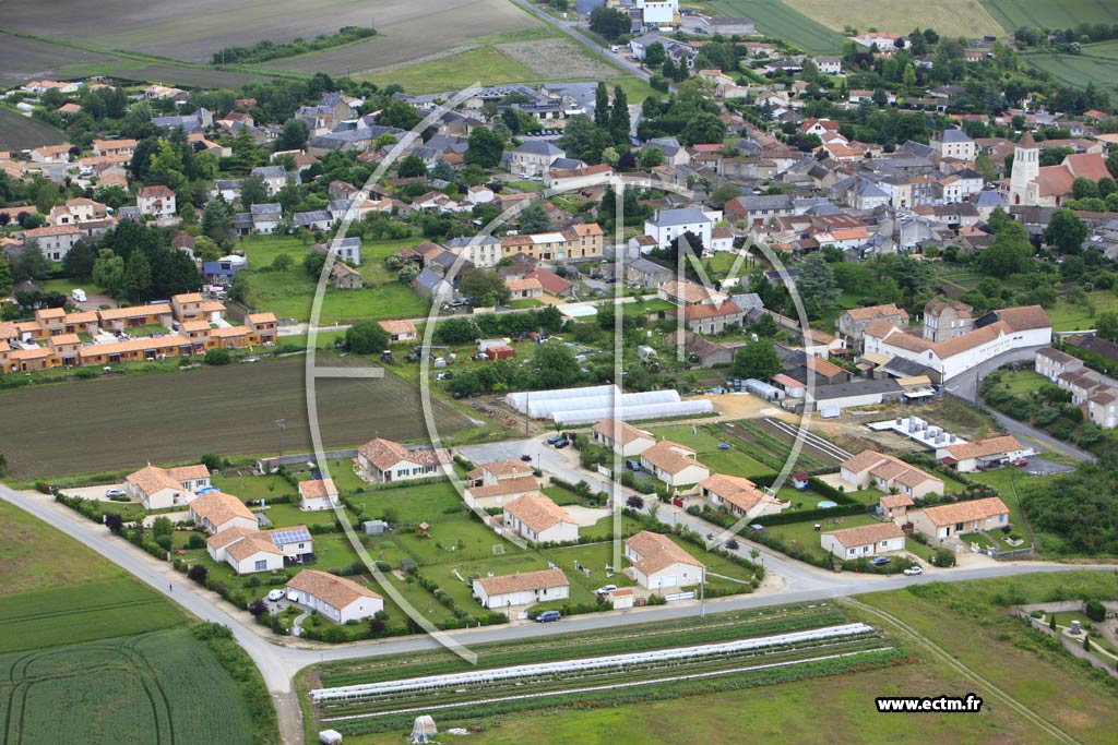 Photo arienne de Vendeuvre-du-Poitou