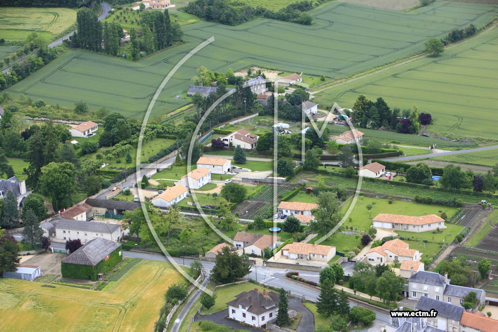 Photo arienne de Vendeuvre-du-Poitou