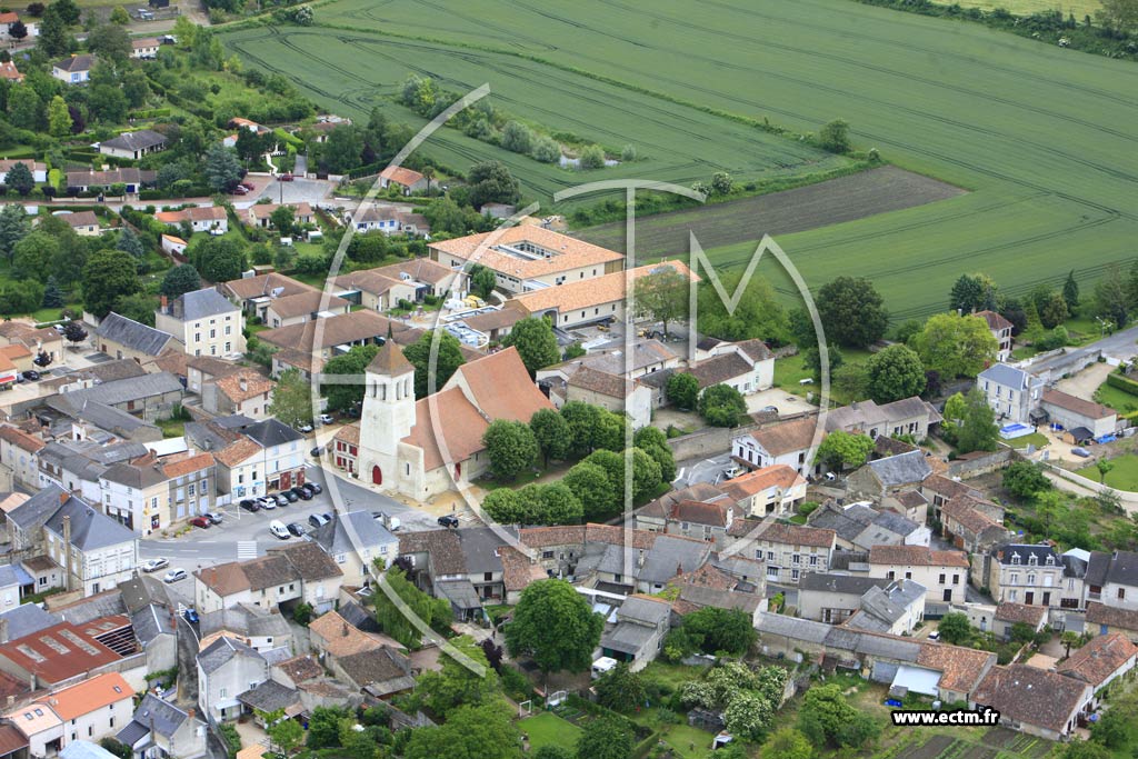 Photo arienne de Vendeuvre-du-Poitou