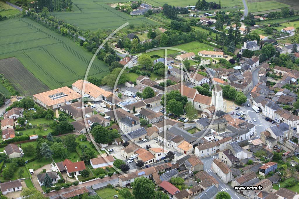 Photo arienne de Vendeuvre-du-Poitou