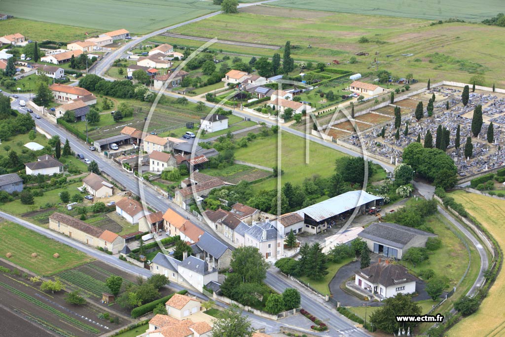 Photo arienne de Vendeuvre-du-Poitou