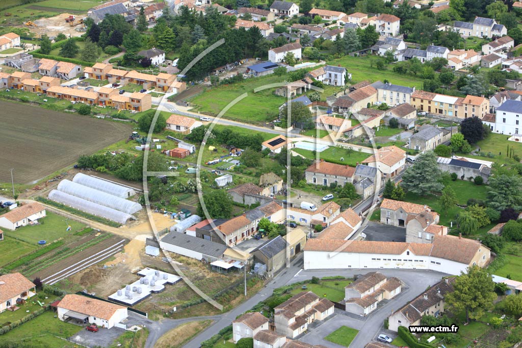 Photo arienne de Vendeuvre-du-Poitou