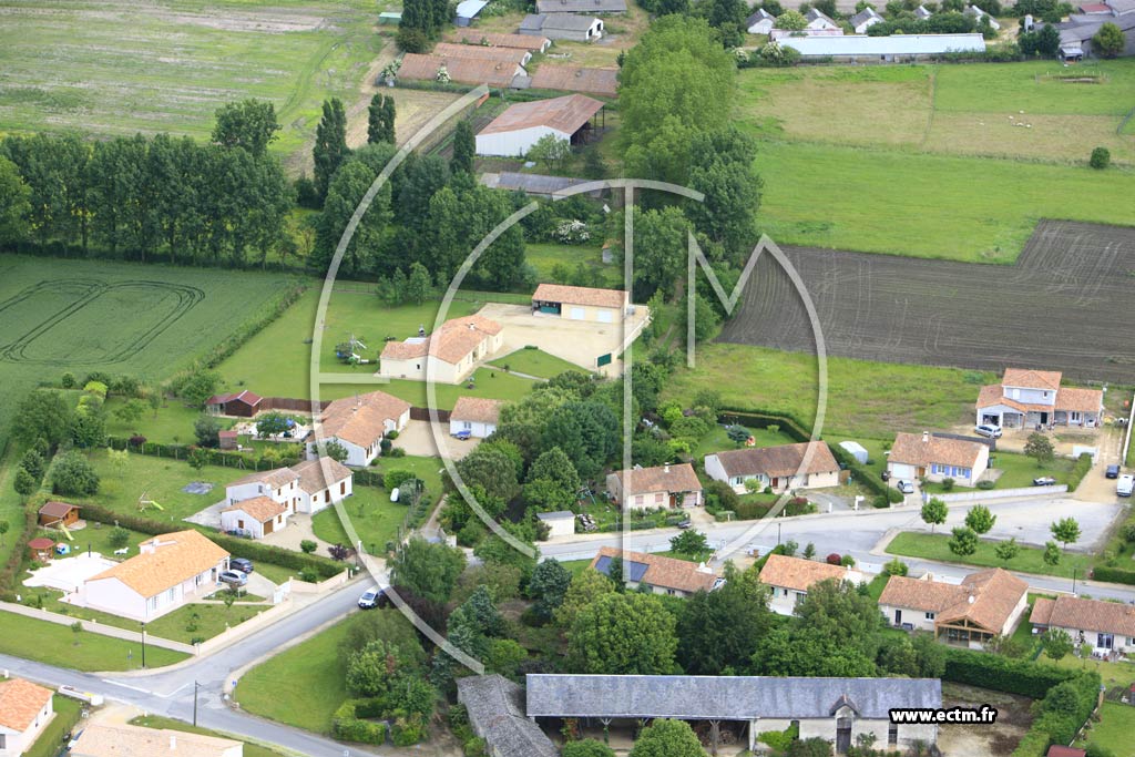 Photo arienne de Vendeuvre-du-Poitou