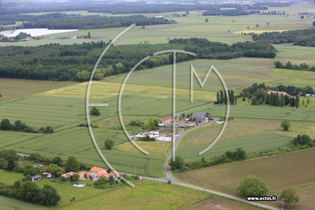 Photo arienne de Vendeuvre-du-Poitou (Boussais)
