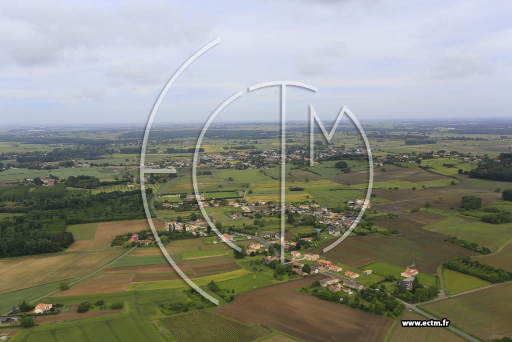 Photo arienne de Vendeuvre-du-Poitou (Le Chne)