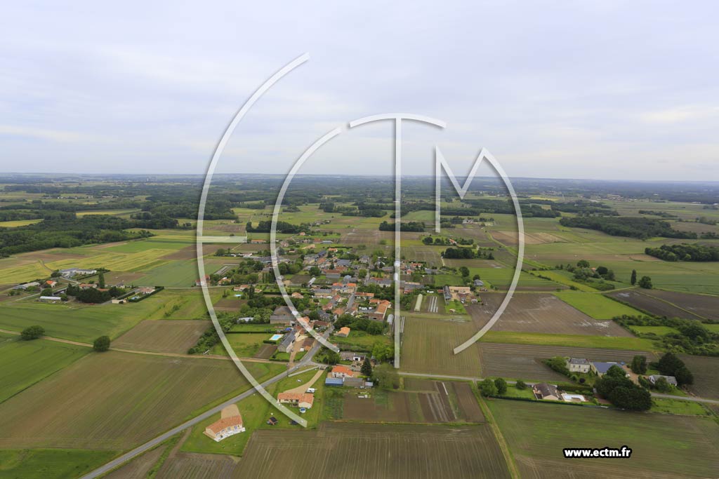 Photo arienne de Vendeuvre-du-Poitou (Signy)