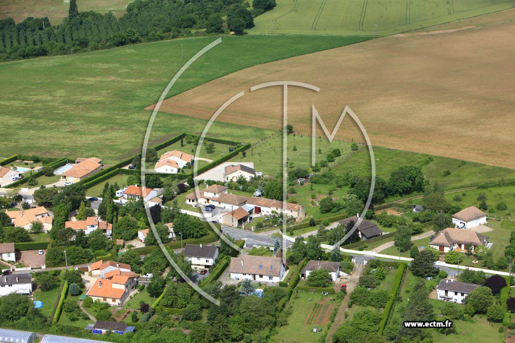 Photo arienne de Vouneuil-sous-Biard (Pouzioux)
