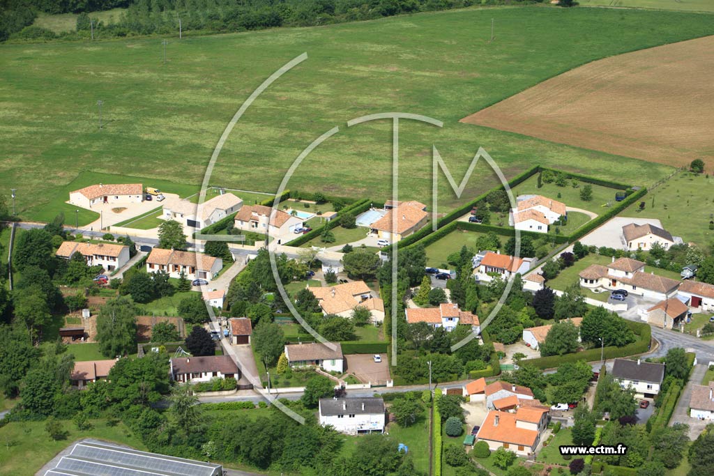 Photo arienne de Vouneuil-sous-Biard (Pouzioux)