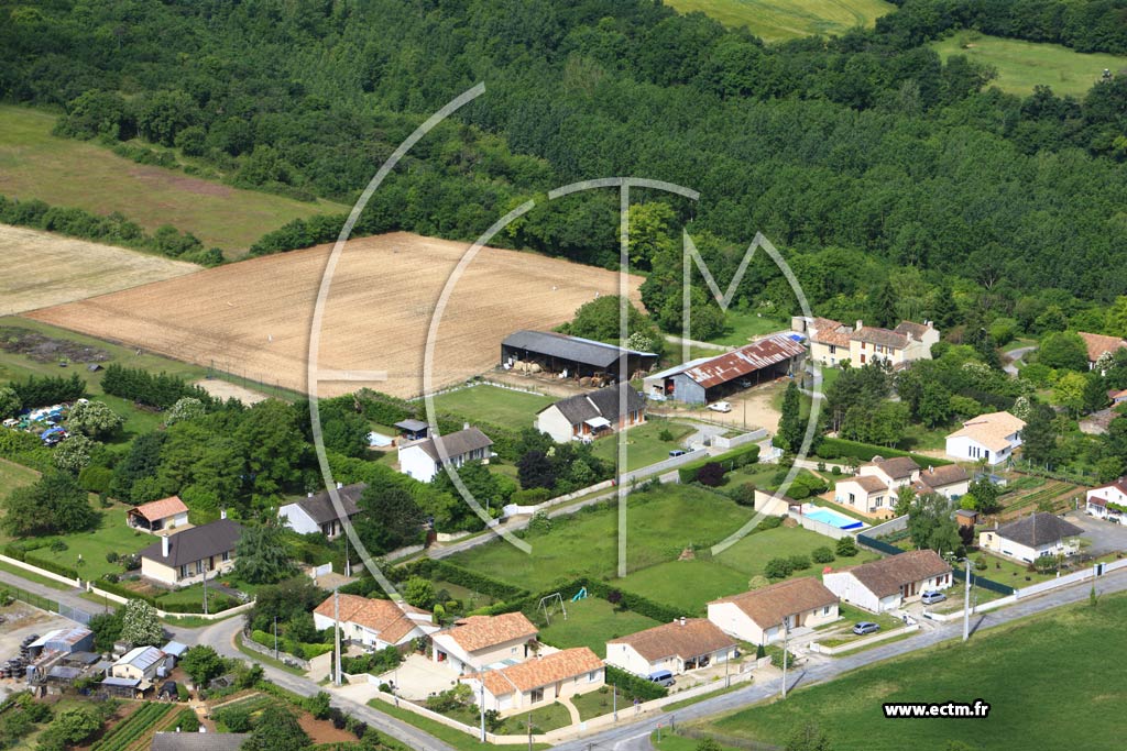 Photo arienne de Vouneuil-sous-Biard (Pouzioux)