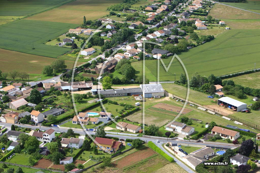 Photo arienne de Vouneuil-sous-Biard (Pouzioux)