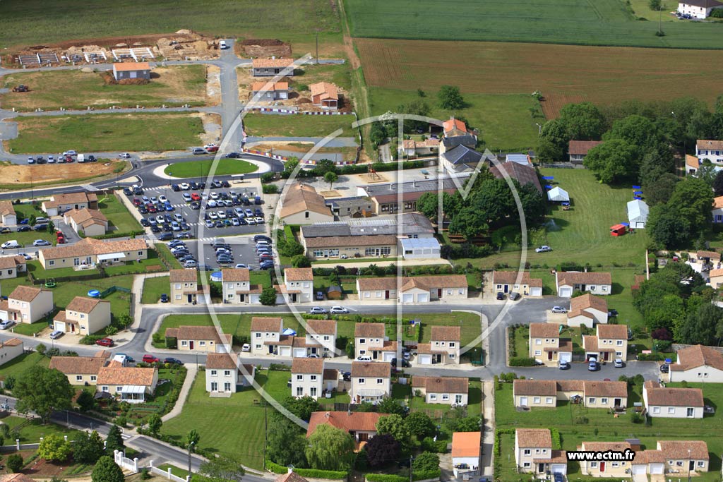 Photo arienne de Vouneuil-sous-Biard (Pouzioux)