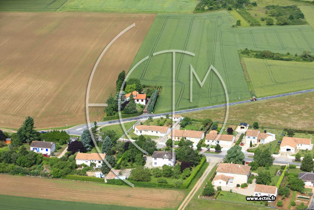 Photo arienne de Vouneuil-sous-Biard (Pouzioux)