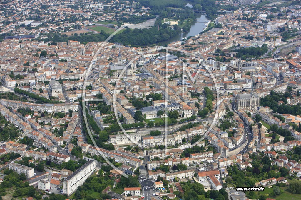 Photo arienne de Angoulme (Plateau)