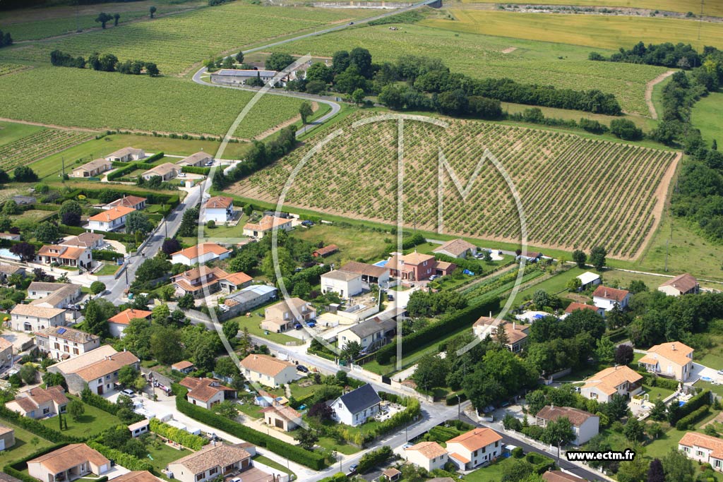 Photo arienne de Flac (La Vallade)