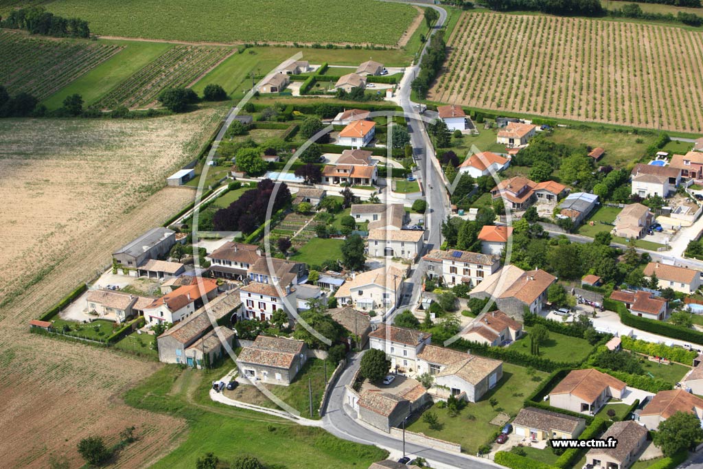 Photo arienne de Flac (La Vallade)