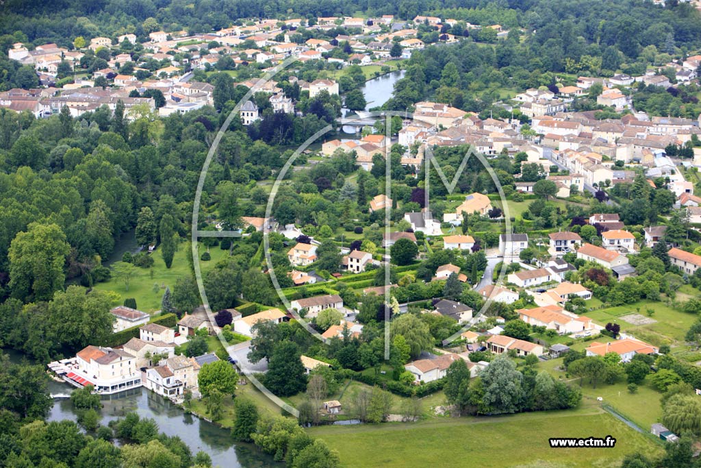 Photo arienne de Gond-Pontouvre (Centre et Est)