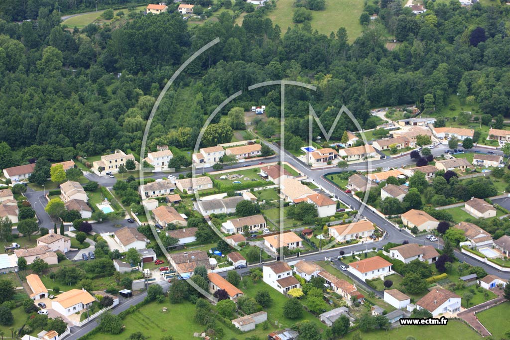 Photo arienne de Gond-Pontouvre (Centre et Est)