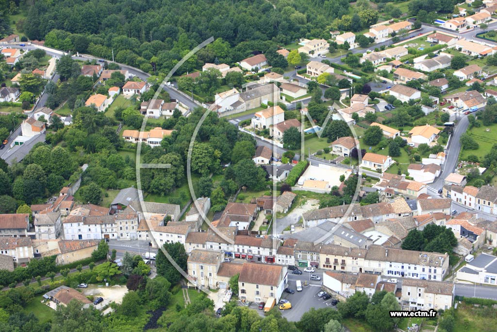 Photo arienne de Gond-Pontouvre (Centre et Est)