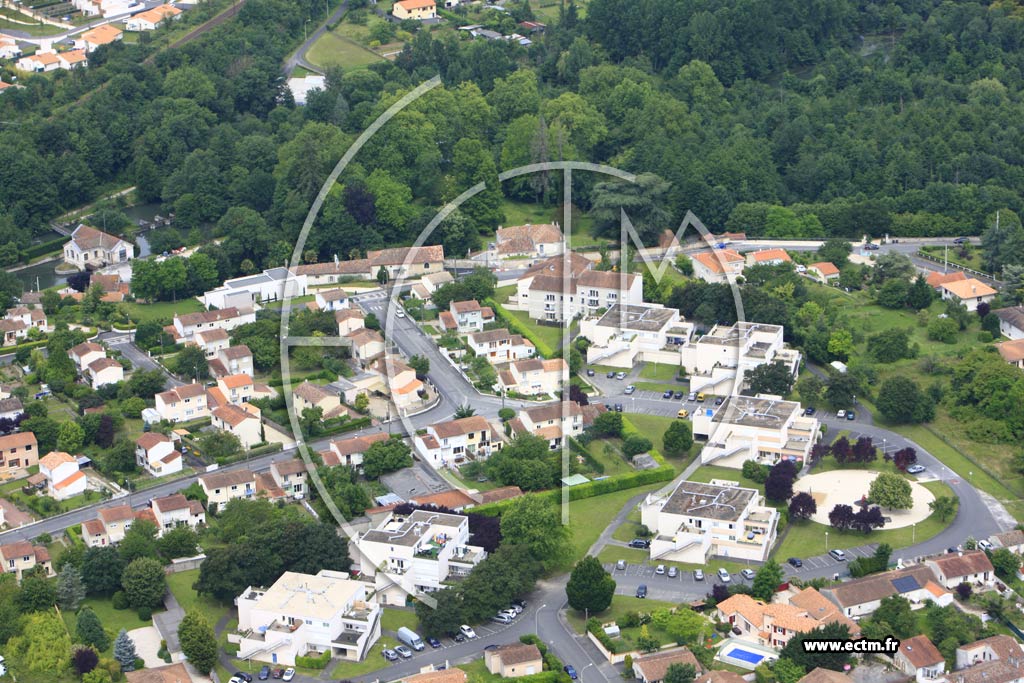 Photo arienne de Gond-Pontouvre (Centre et Est)