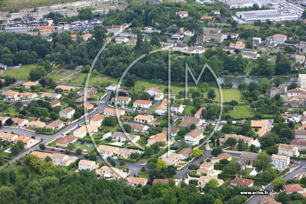 Photo arienne de Gond-Pontouvre (Centre et Est)
