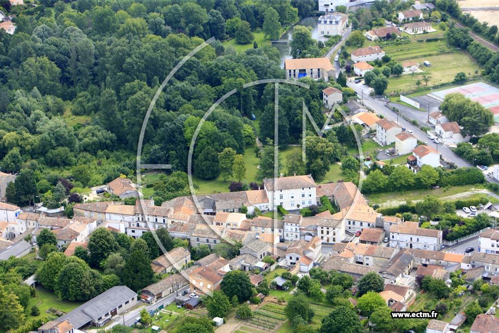 Photo arienne de Gond-Pontouvre (Centre et Est)