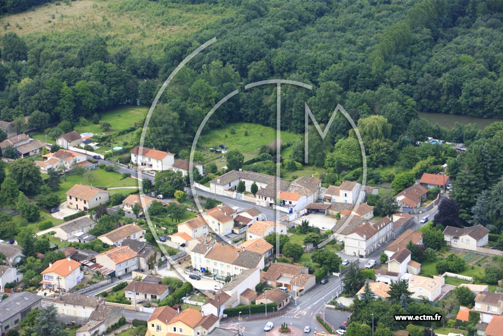 Photo arienne de Gond-Pontouvre (Ouest et Sud)