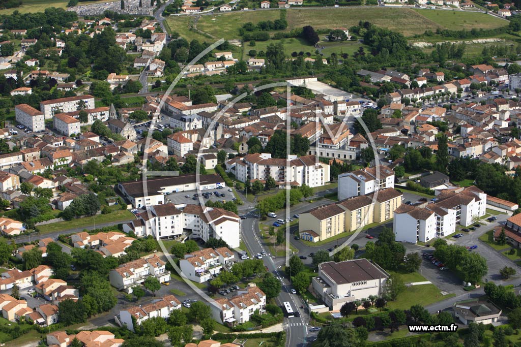 Photo arienne de La Couronne (Abbaye)