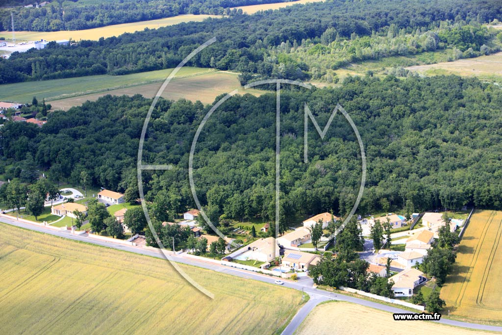 Photo arienne de La Couronne (Grand Maine)
