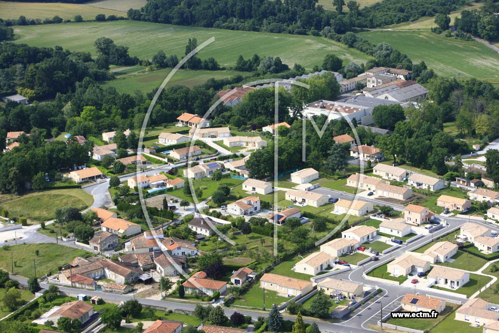 Photo arienne de La Couronne (La Font)