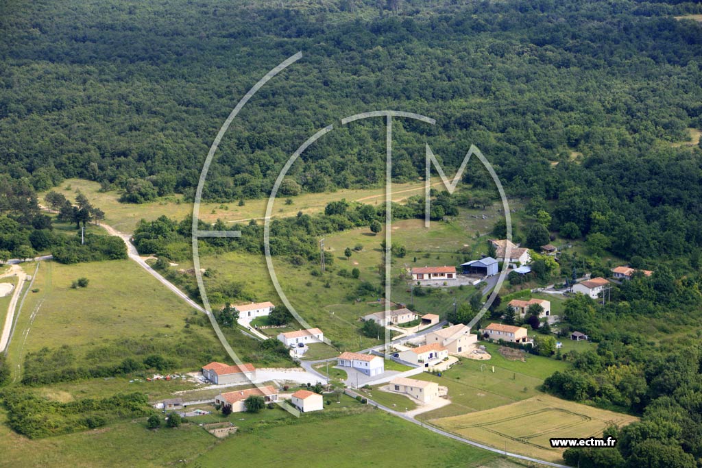 Photo arienne de La Couronne (Les Fayards)