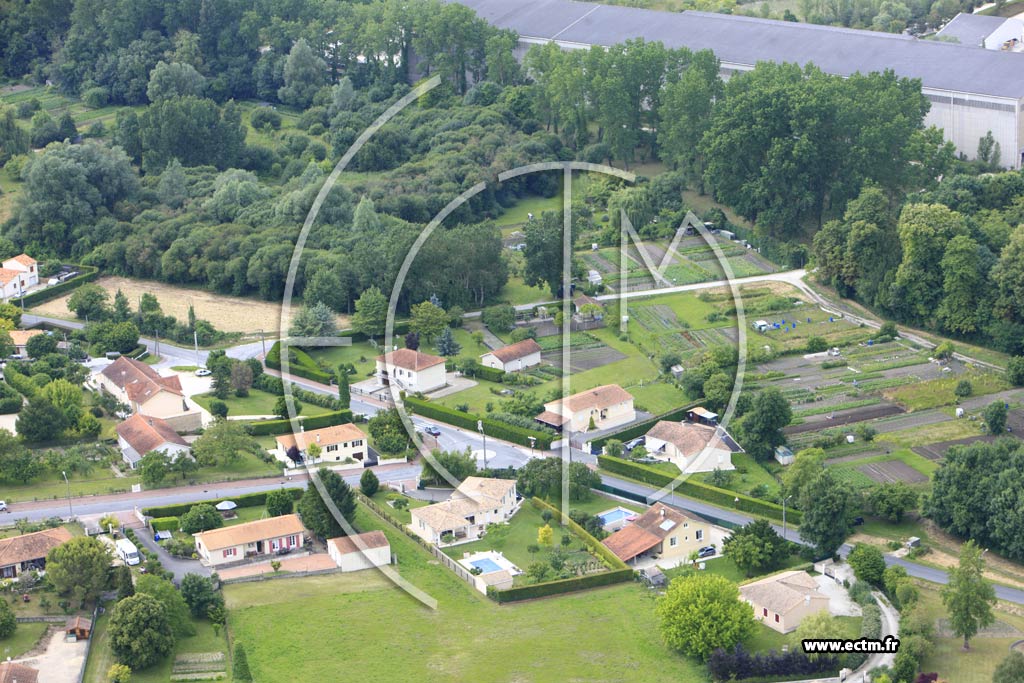 Photo arienne de La Couronne (Les Fayards)