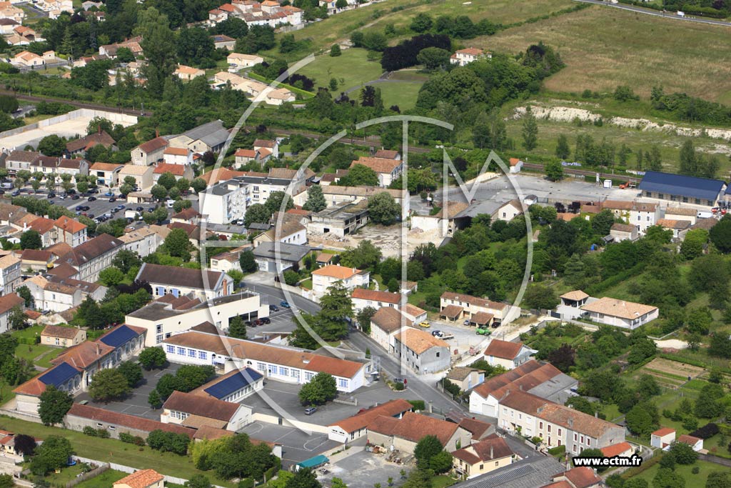 Photo arienne de La Couronne (Stade)