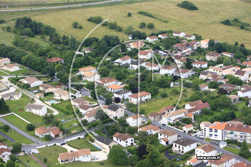 Photo arienne de Magnac-sur-Touvre (Relette)