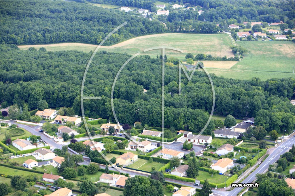 Photo arienne de Mouthiers-sur-Bome