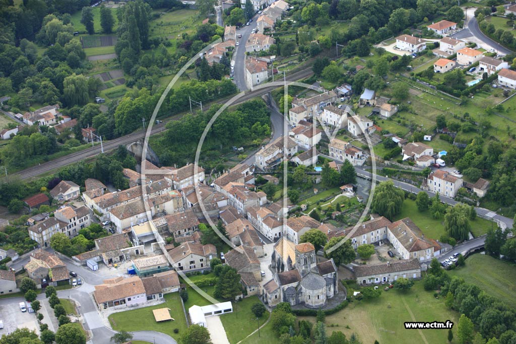 Photo arienne de Mouthiers-sur-Bome