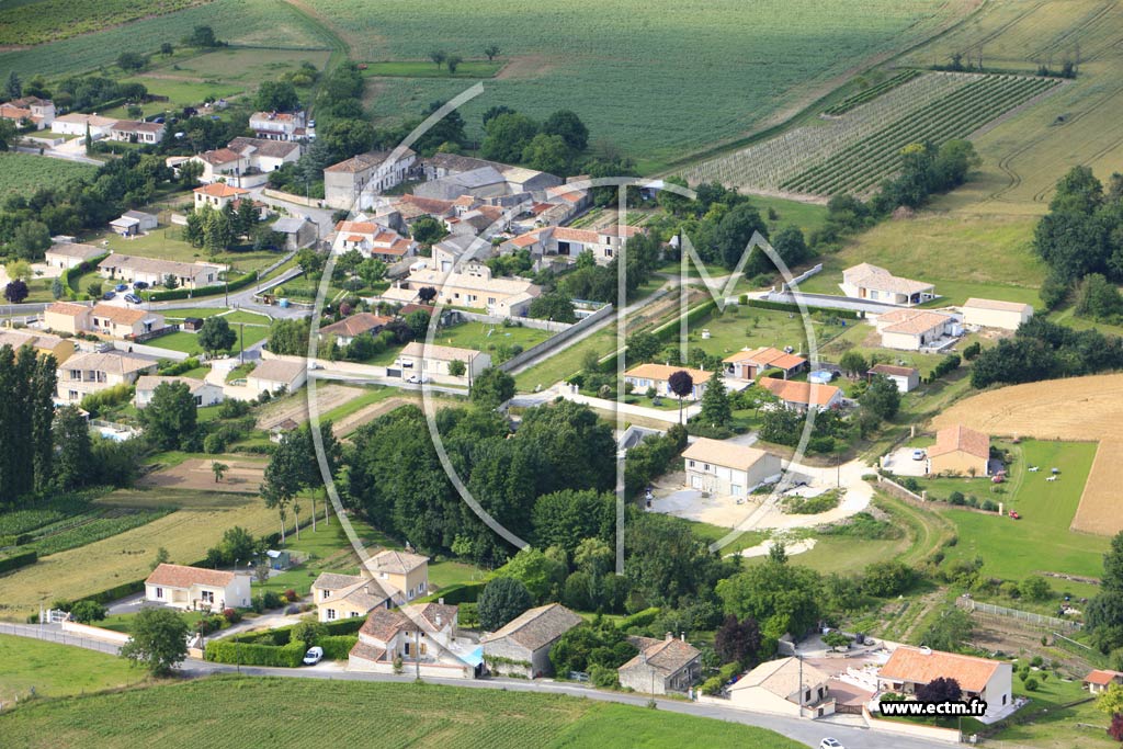 Photo arienne de Roullet-Saint-Estphe (Chez Bernier)