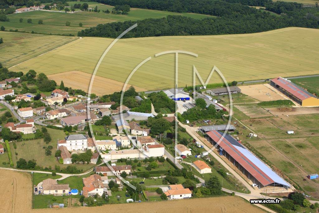 Photo arienne de Roullet-Saint-Estphe (Chez Besson)