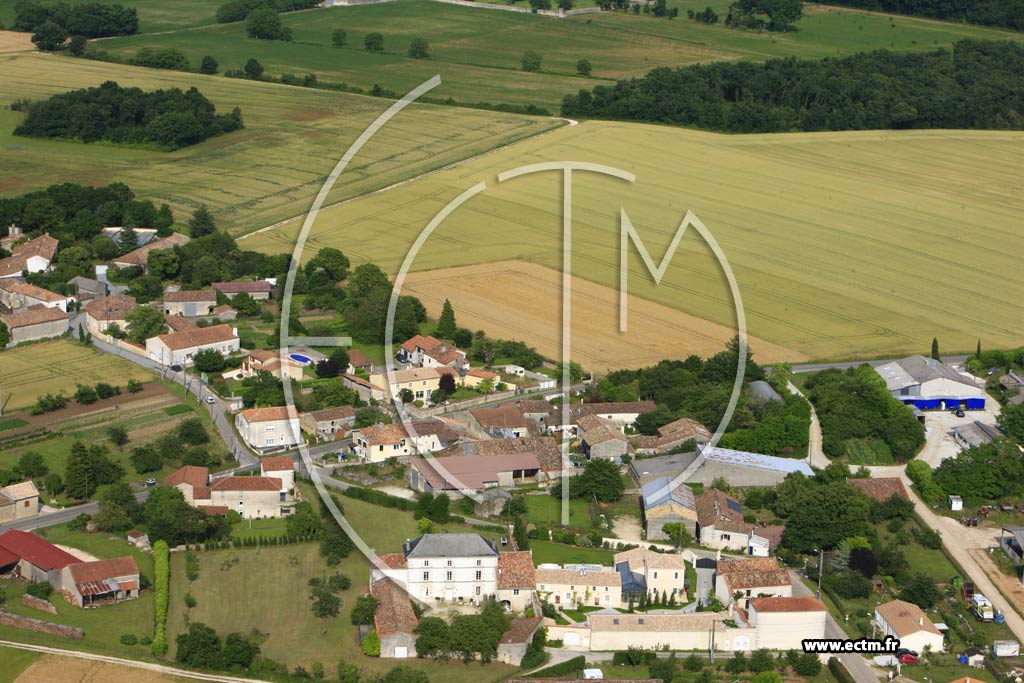 Photo arienne de Roullet-Saint-Estphe (Chez Besson)