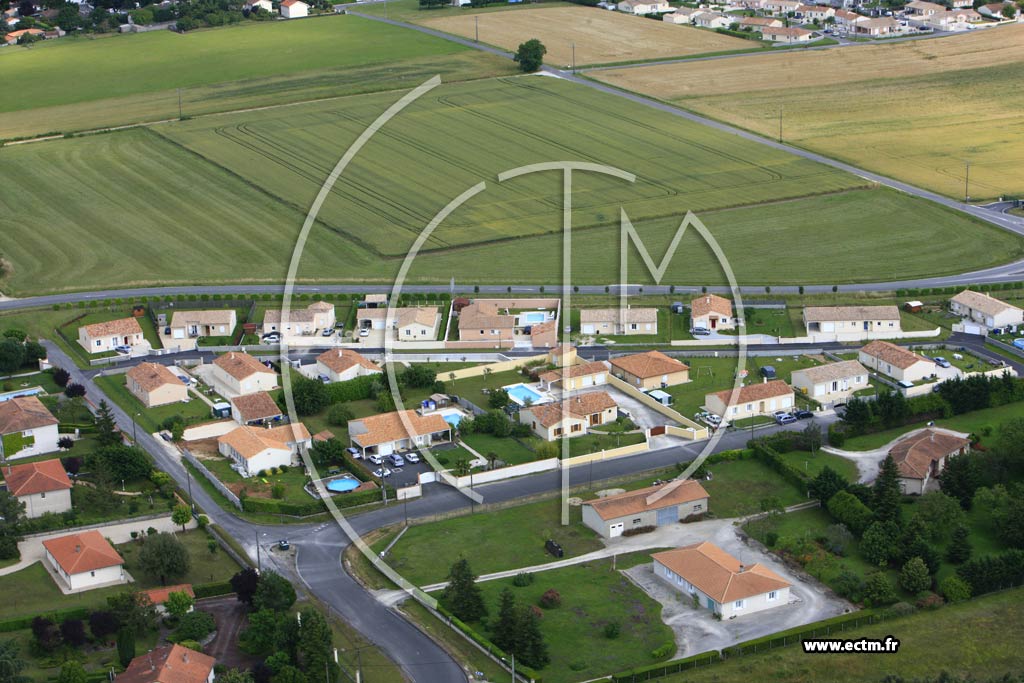 Photo arienne de Roullet-Saint-Estphe (La Raberie)