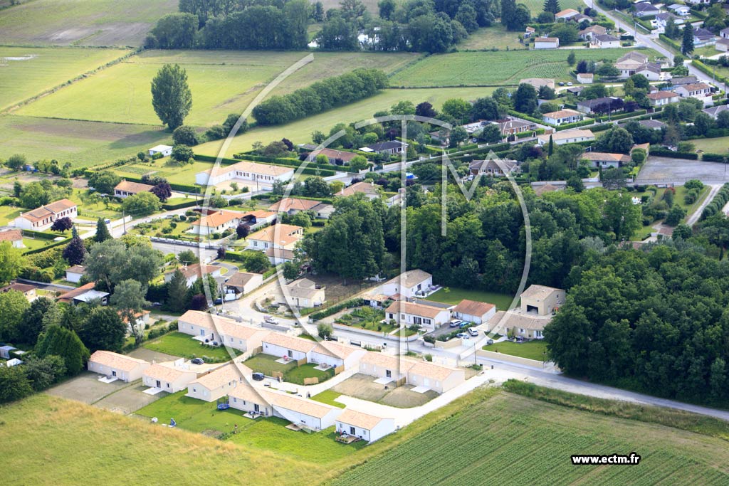 Photo arienne de Roullet-Saint-Estphe (La Raberie)