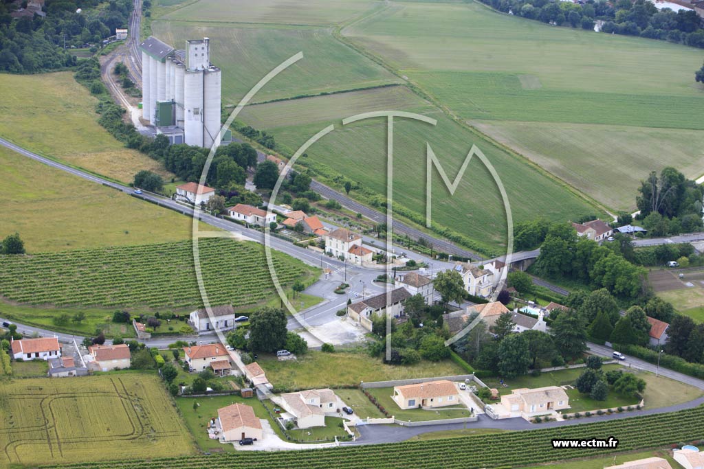 Photo arienne de Roullet-Saint-Estphe (Les Chteliers)