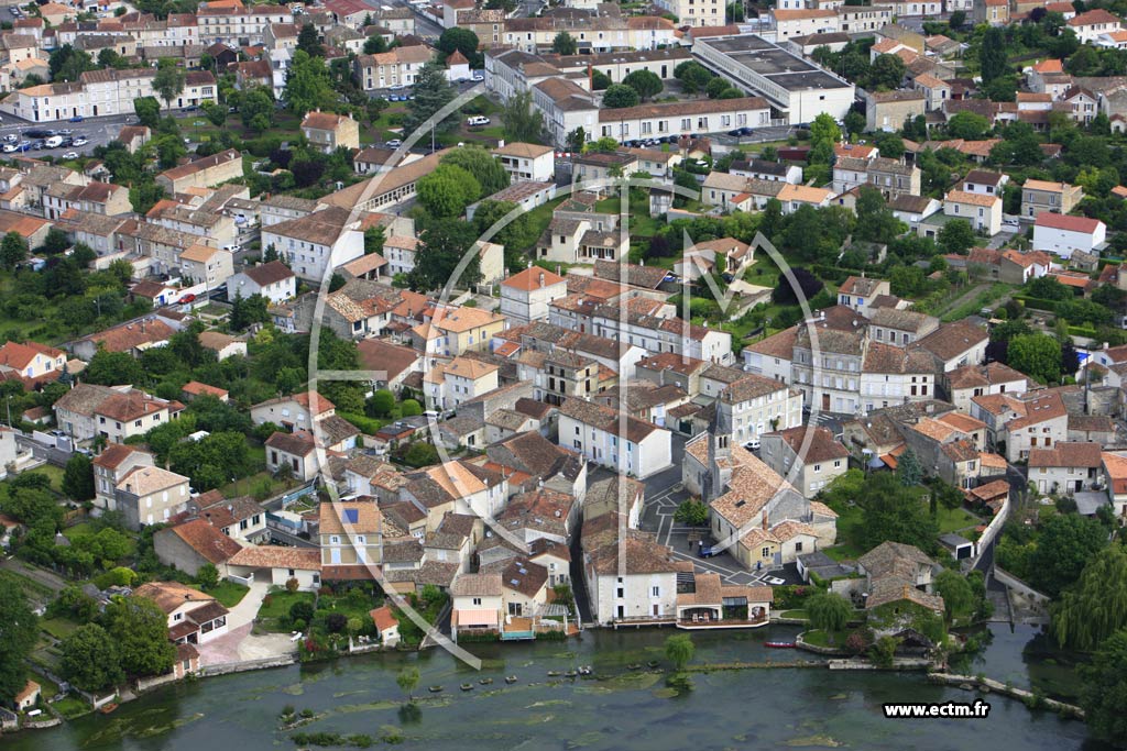 Photo arienne de Ruelle-sur-Touvre