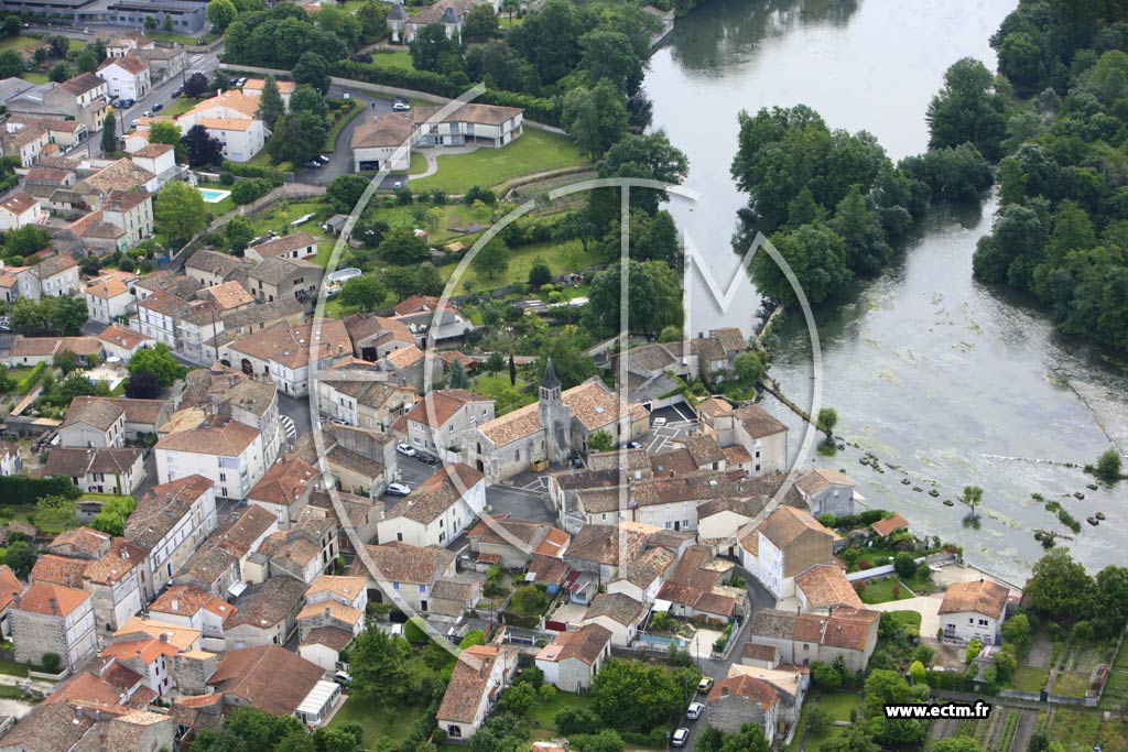 Photo arienne de Ruelle-sur-Touvre