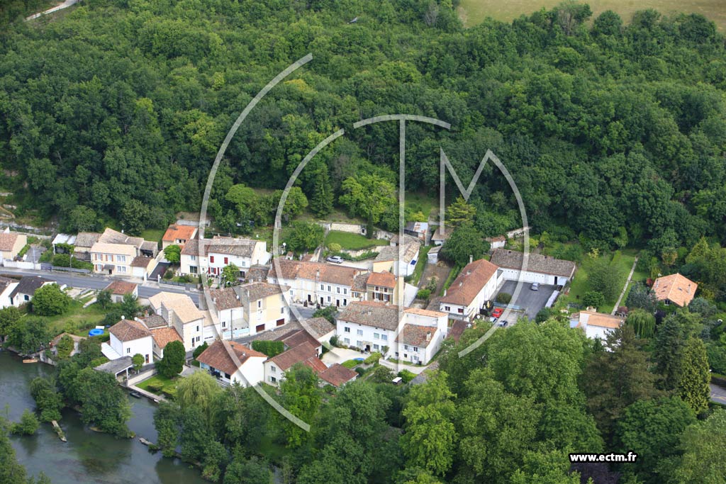Photo arienne de Ruelle-sur-Touvre (Gond Pontouvre)