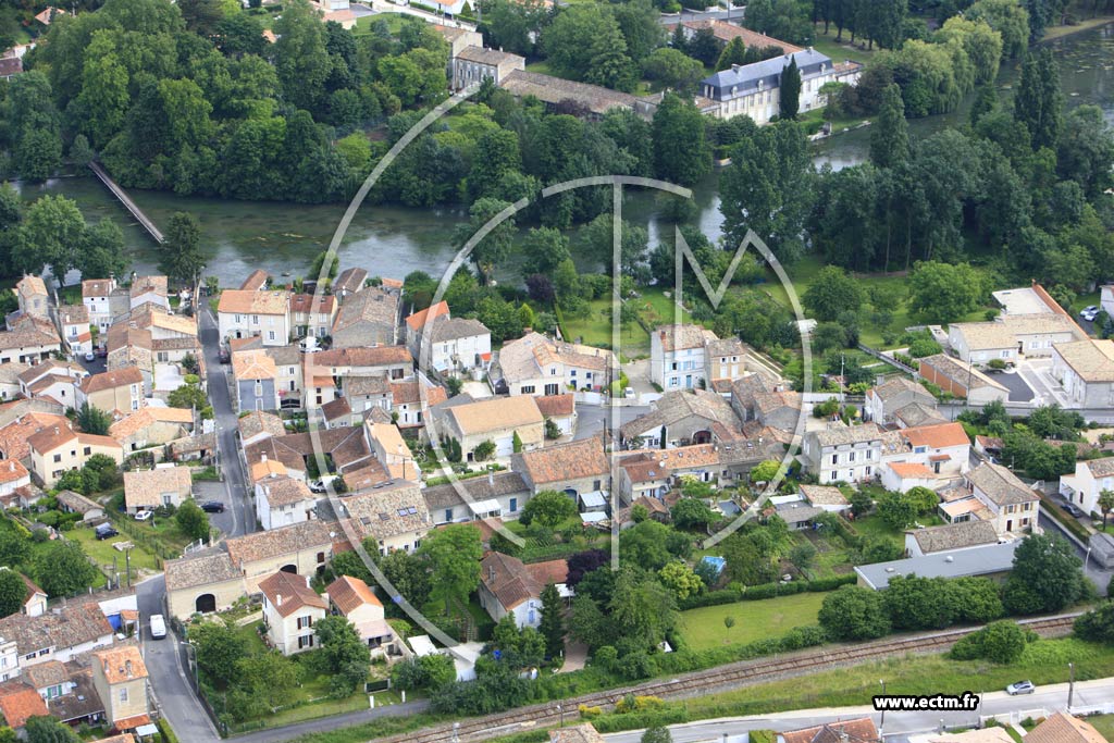 Photo arienne de Ruelle-sur-Touvre (Seguins)