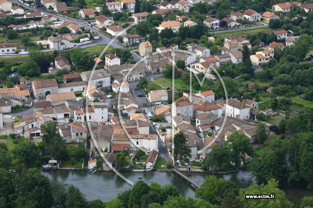 Photo arienne de Ruelle-sur-Touvre (Seguins)