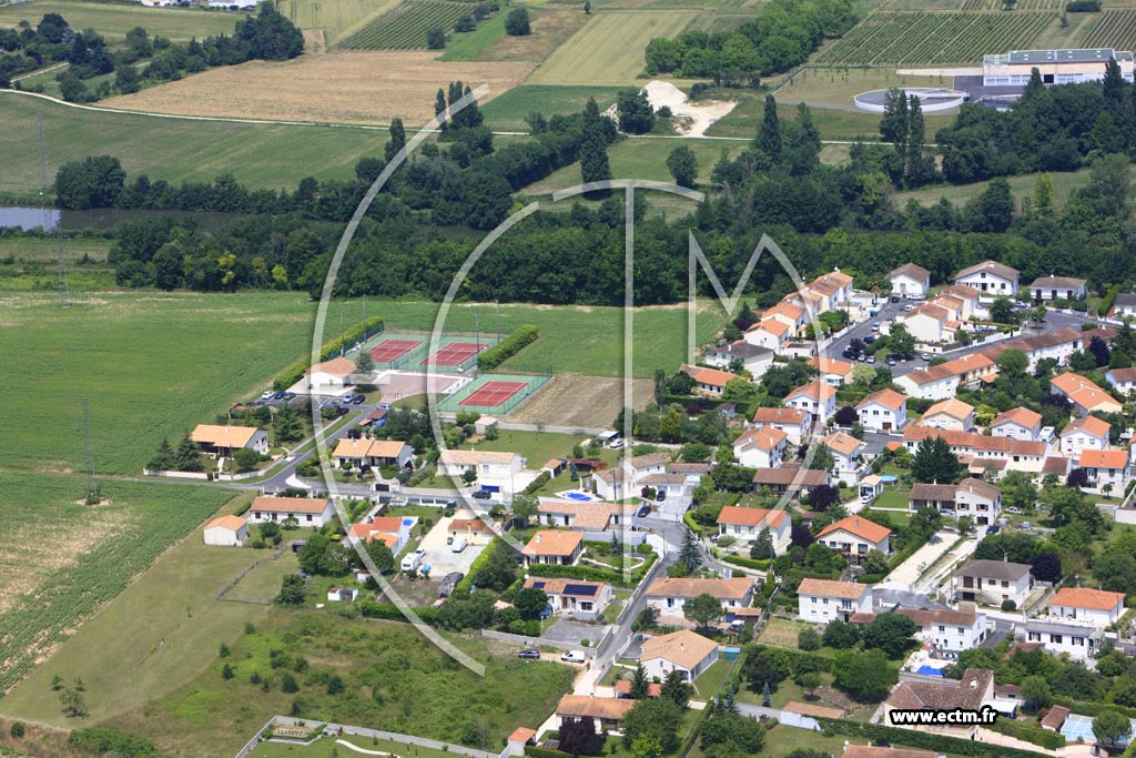 Photo arienne de Saint-Michel (Les Sicauds)