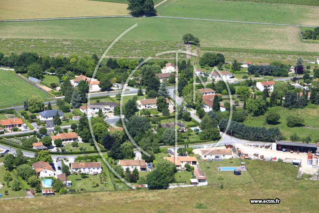 Photo arienne de Chassors (Gutres)