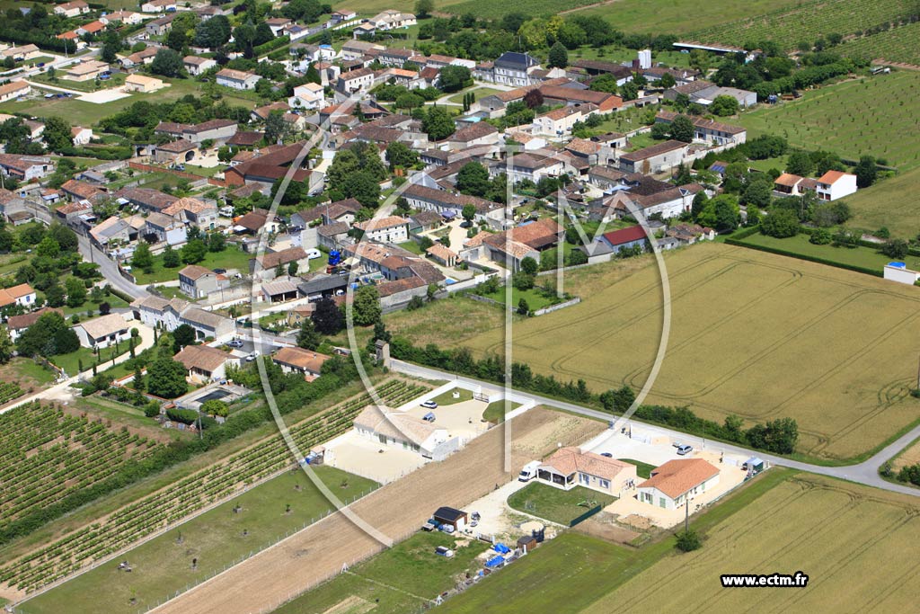Photo arienne de Chassors (Villeneuve)